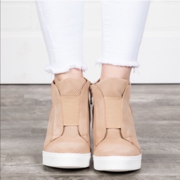 HP💥 NIB! Camel sneaker wedges vegan leather - Picture 2 of 8
